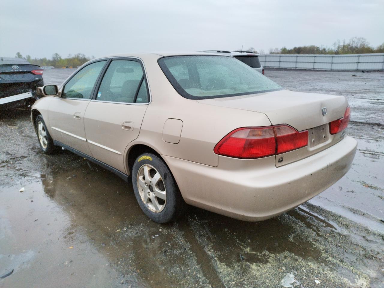 Photo 3 from auction – 2000 HONDA ACCORD with VIN 1HGCG6699YA046094