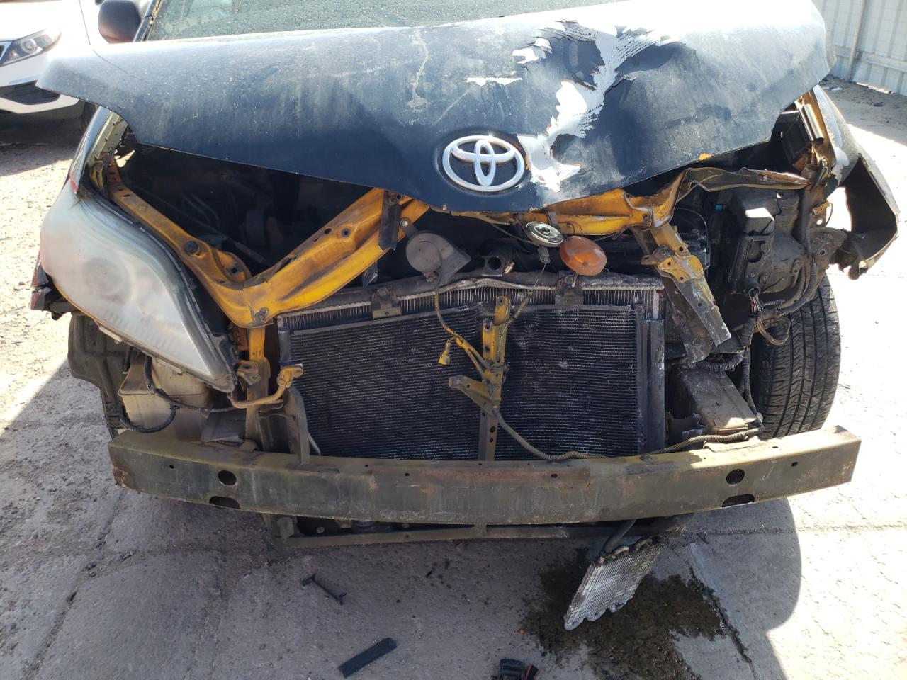 Photo 9 from auction – 2012 TOYOTA SIENNA with VIN 5TDZK3DC4CS203269
