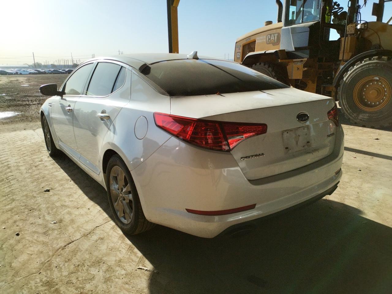 Photo 3 from auction – 2011 KIA OPTIMA EX with VIN KNAGN4A77B5055891