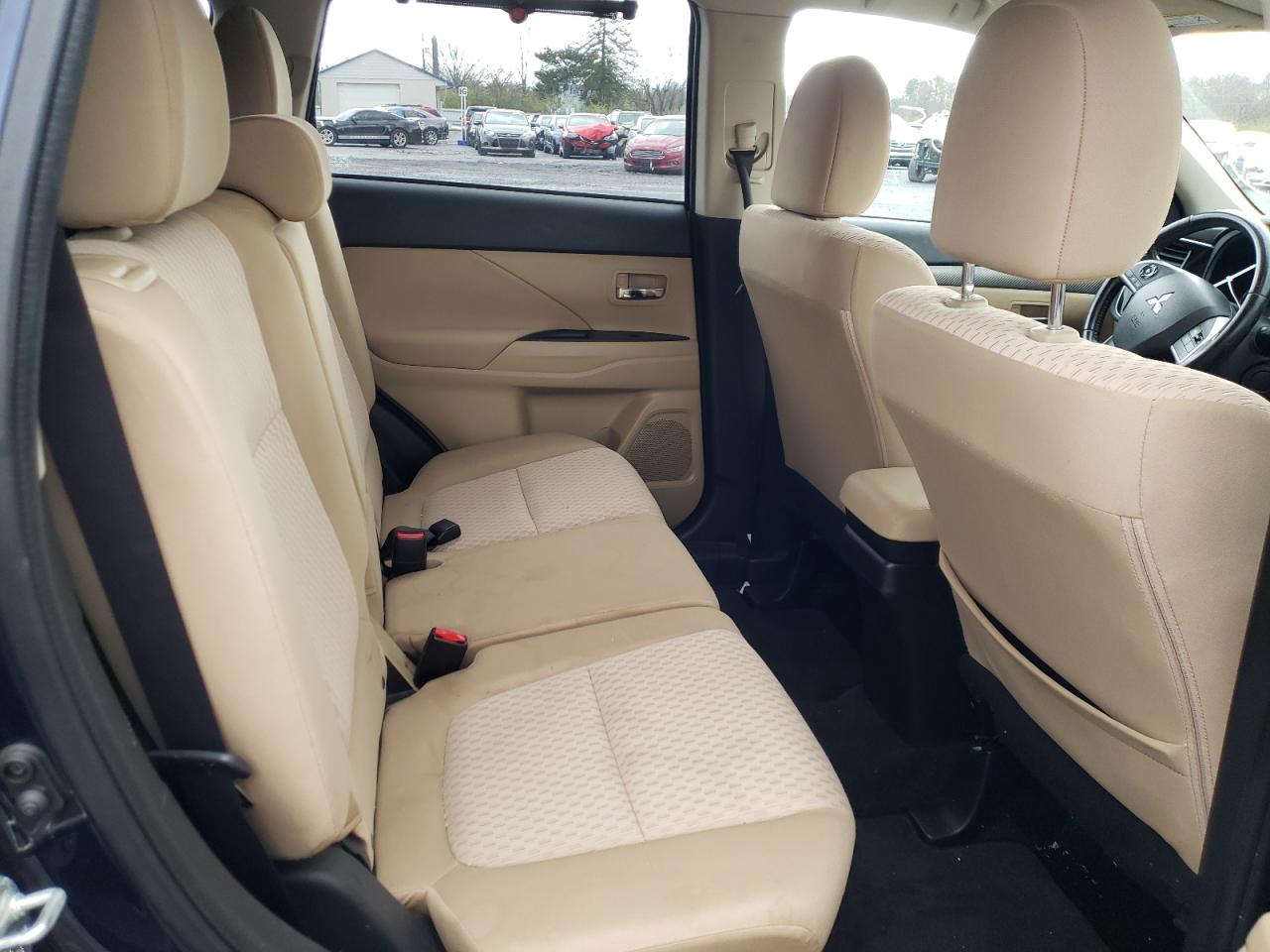 Photo 6 from auction – 2014 MITSUBISHI OUTLANDER with VIN JA4AD3A39EZ016391