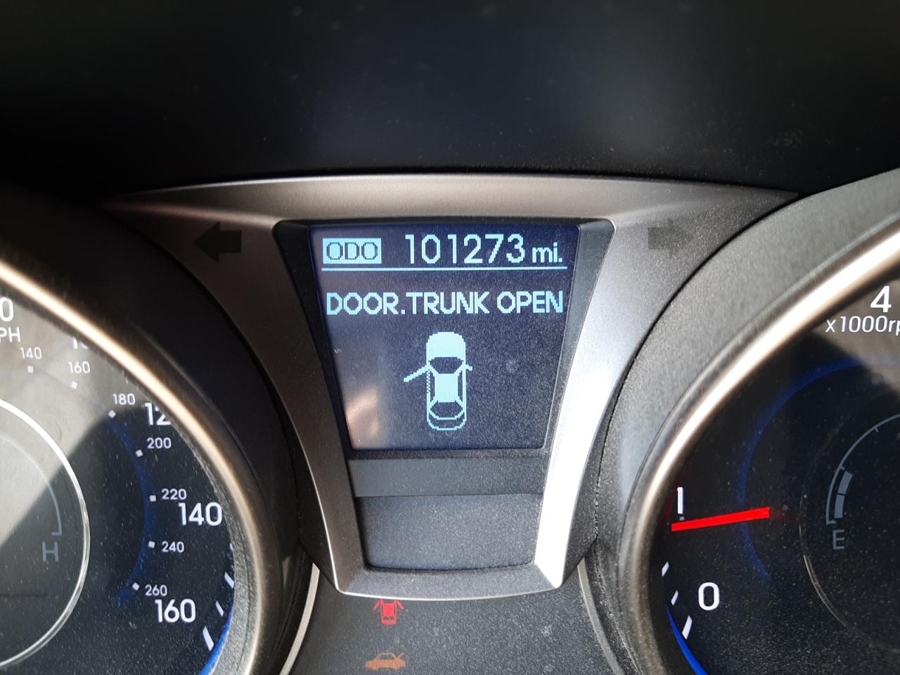 Photo 8 from auction – 2014 HYUNDAI GENESIS CO with VIN KMHHT6KD7EU119754
