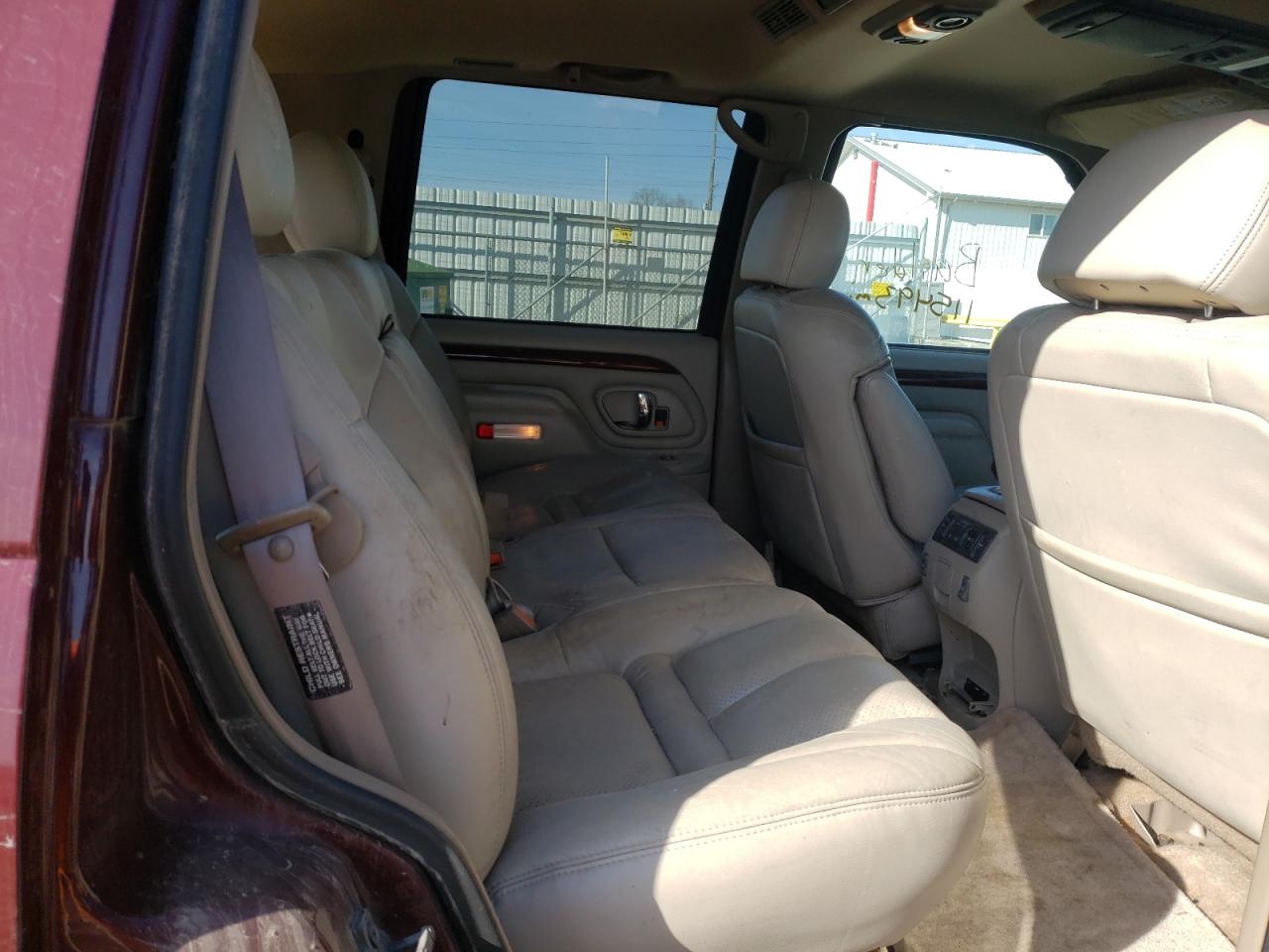 Photo 6 from auction – 2000 CADILLAC ESCALADE with VIN 1GYEK13RXYR114931