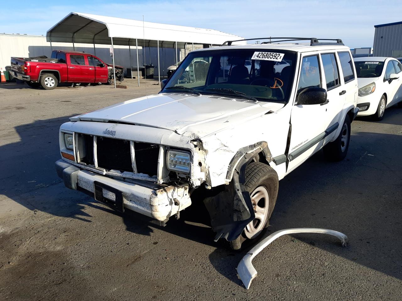 Photo 2 from auction – 1999 JEEP CHEROKEE S with VIN 1J4FF68S2XL617159