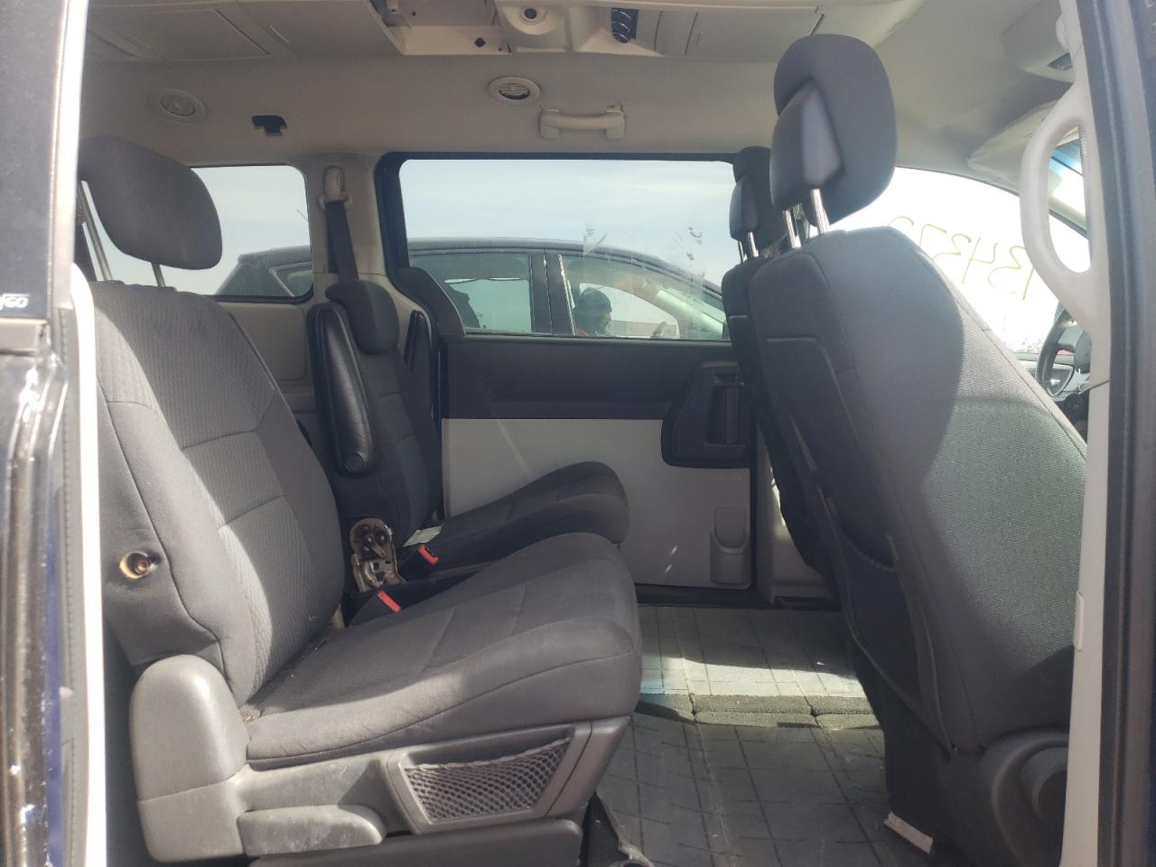 Photo 6 from auction – 2010 DODGE GRAND CARA with VIN 2D4RN5D17AR483036