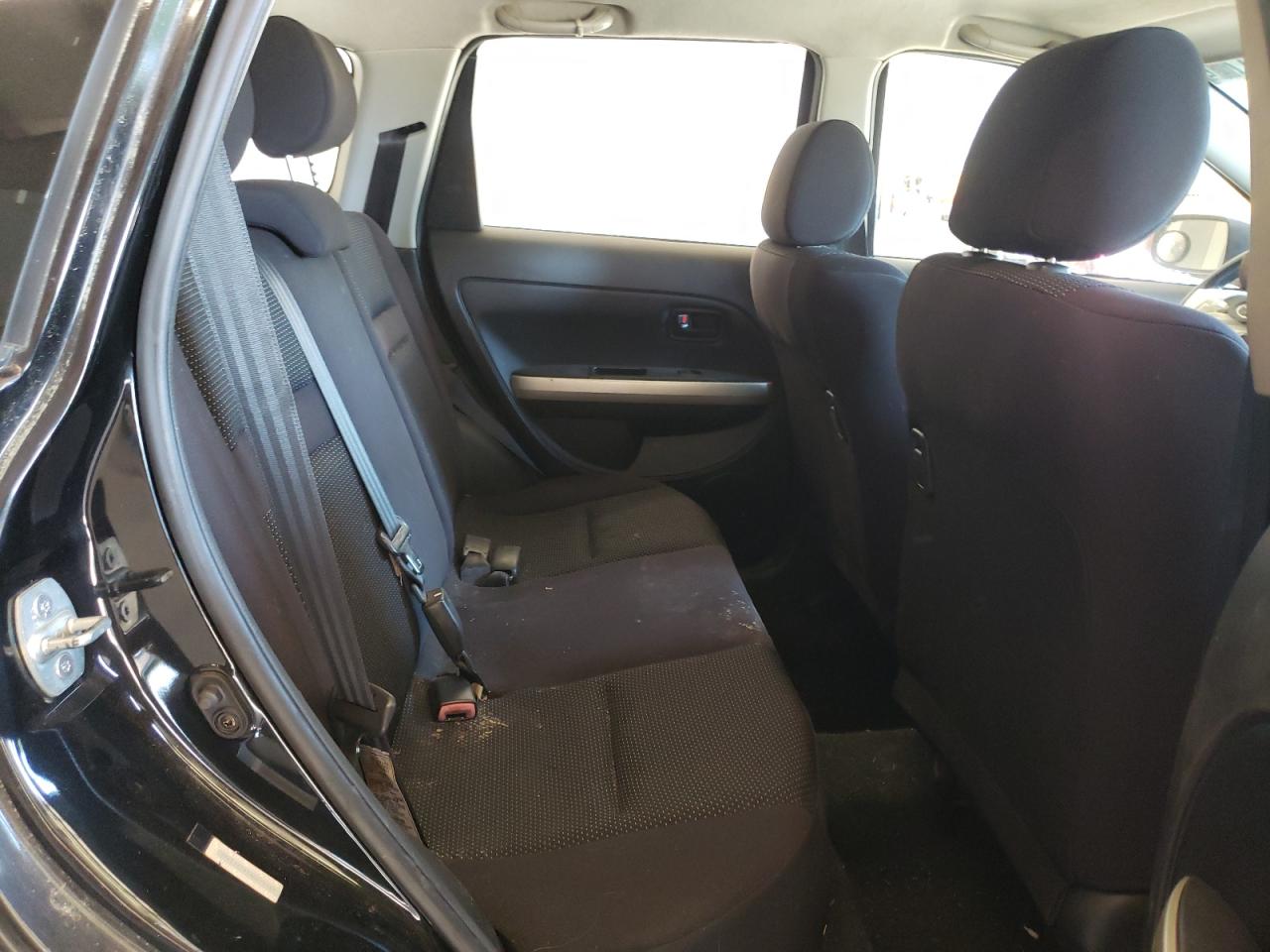 Photo 6 from auction – 2004 TOYOTA SCION XA with VIN JTKKT624X40075757