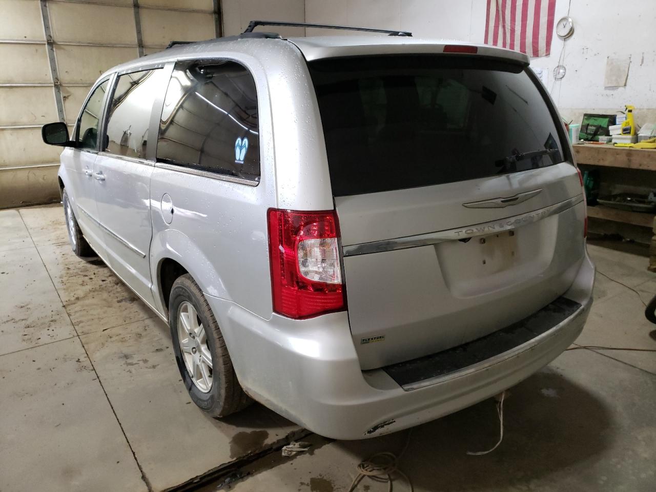 Photo 3 from auction – 2012 CHRYSLER TOWN & COU with VIN 2C4RC1BGXCR292877