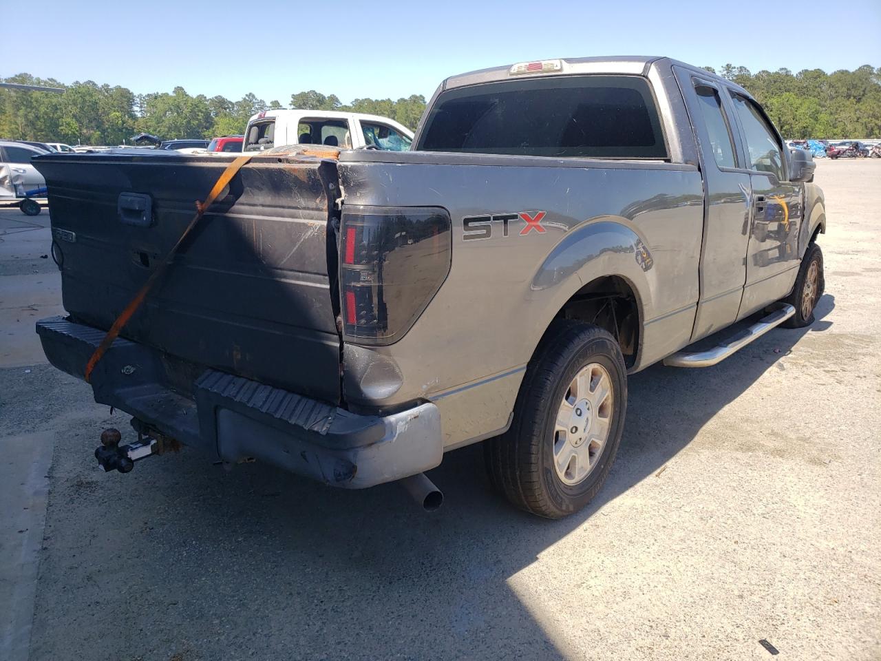 Photo 4 from auction – 2010 FORD F150 SUPER with VIN 1FTEX1CW0AFB95491