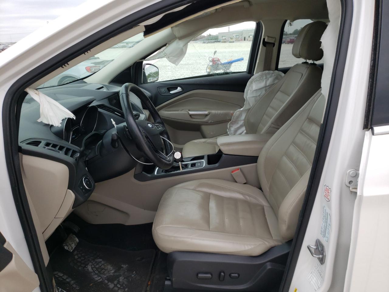 Photo 5 from auction – 2017 FORD ESCAPE SE with VIN 1FMCU9G95HUE25319