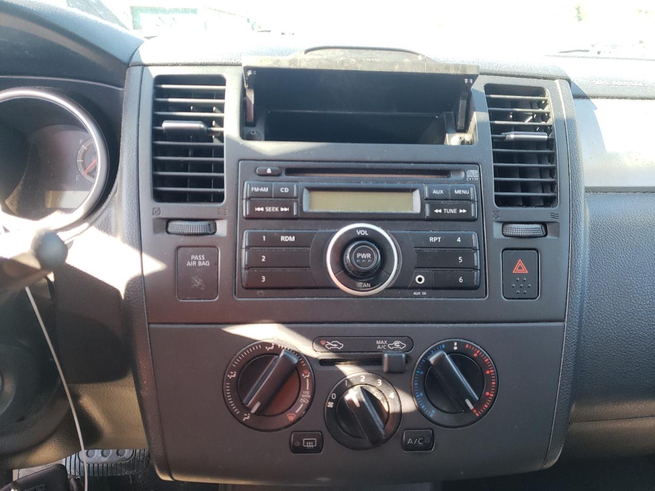 Photo 9 from auction – 2010 NISSAN VERSA with VIN 3N1BC1CPXAL450485