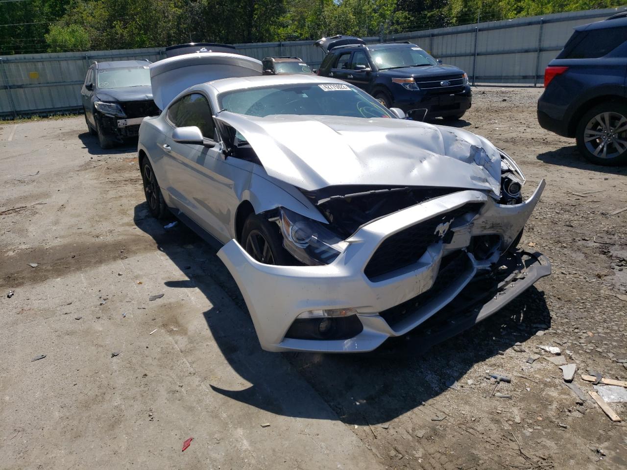 FORD MUSTANG 2015 с VIN 1FA6P8TH2F5402755 - Фото с аукциона