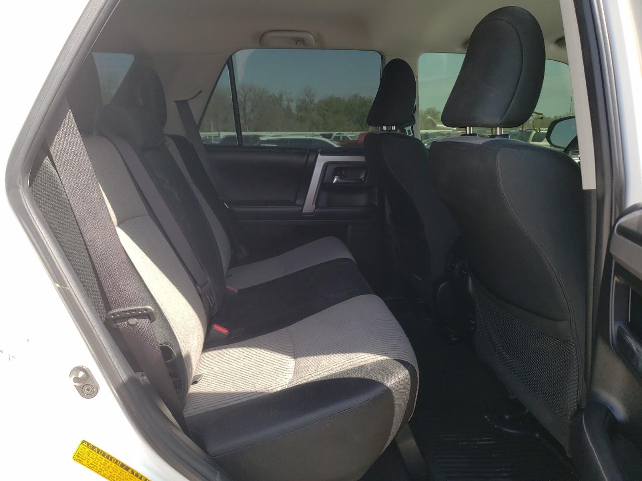 Photo 6 from auction – 2019 TOYOTA 4RUNNER SR with VIN JTEBU5JR4K5657859
