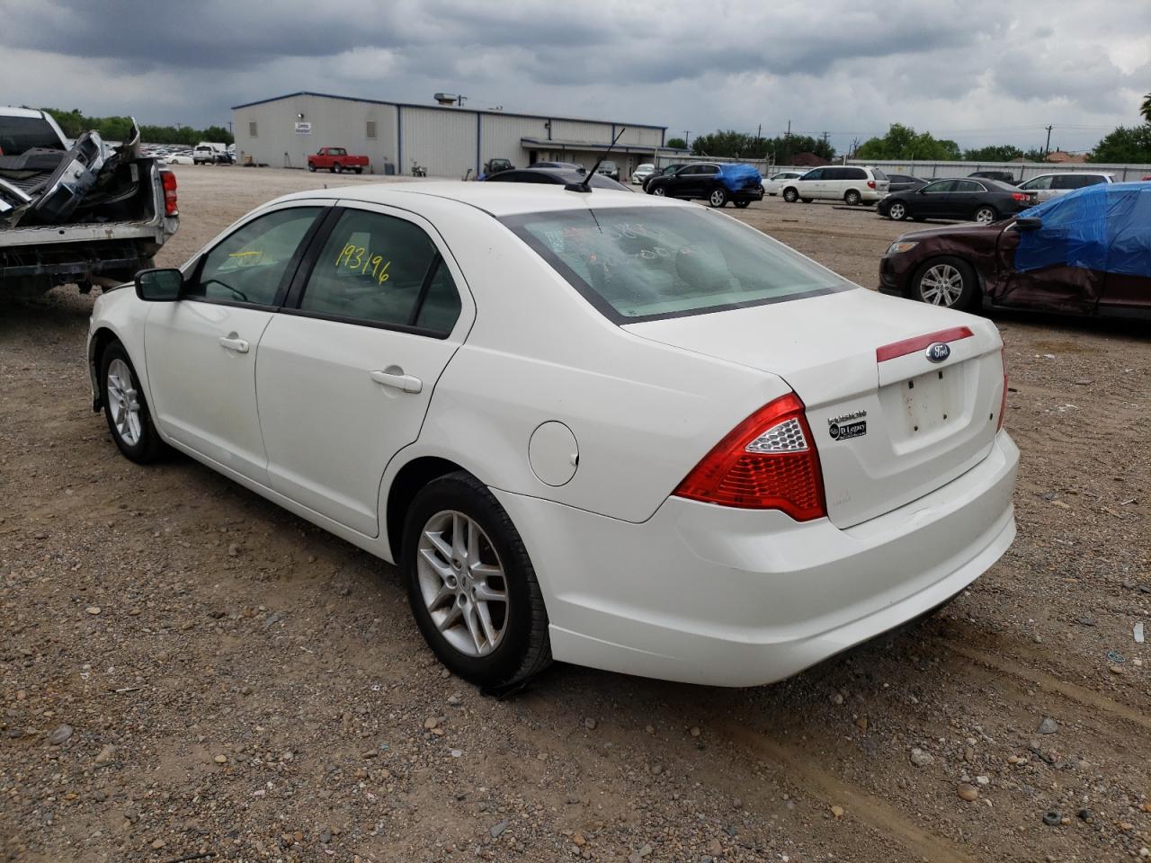 Photo 3 from auction – 2011 FORD FUSION S with VIN 3FAHP0GA5BR336748