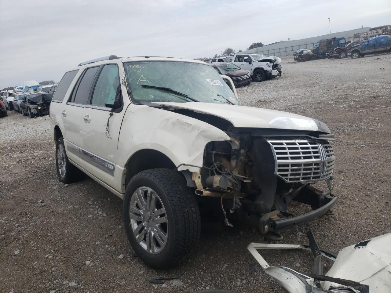 Photo 1 from auction – 2007 LINCOLN NAVIGATOR with VIN 5LMFU27527LJ14658