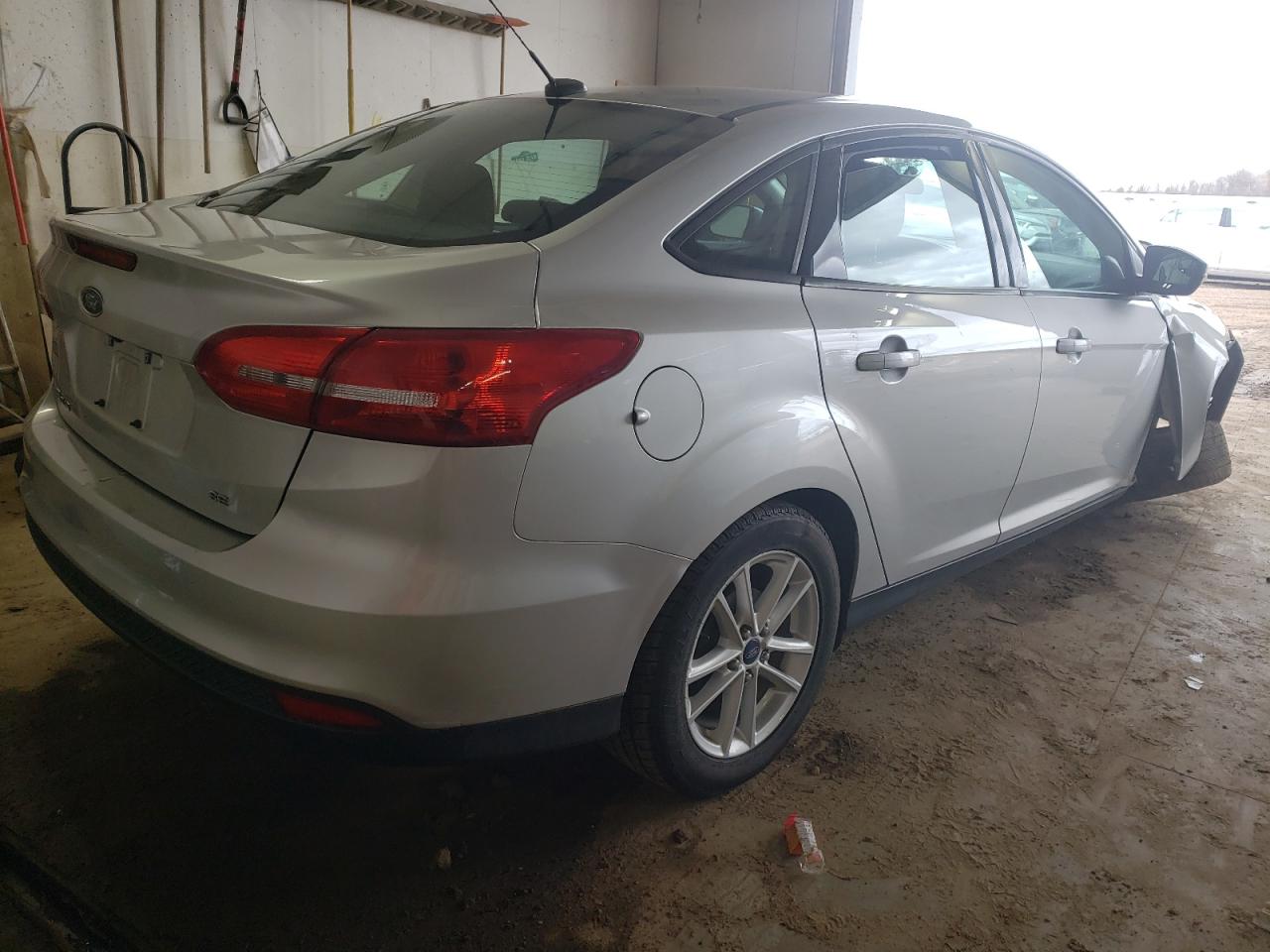 Photo 4 from auction – 2015 FORD FOCUS SE with VIN 1FADP3F24FL276881