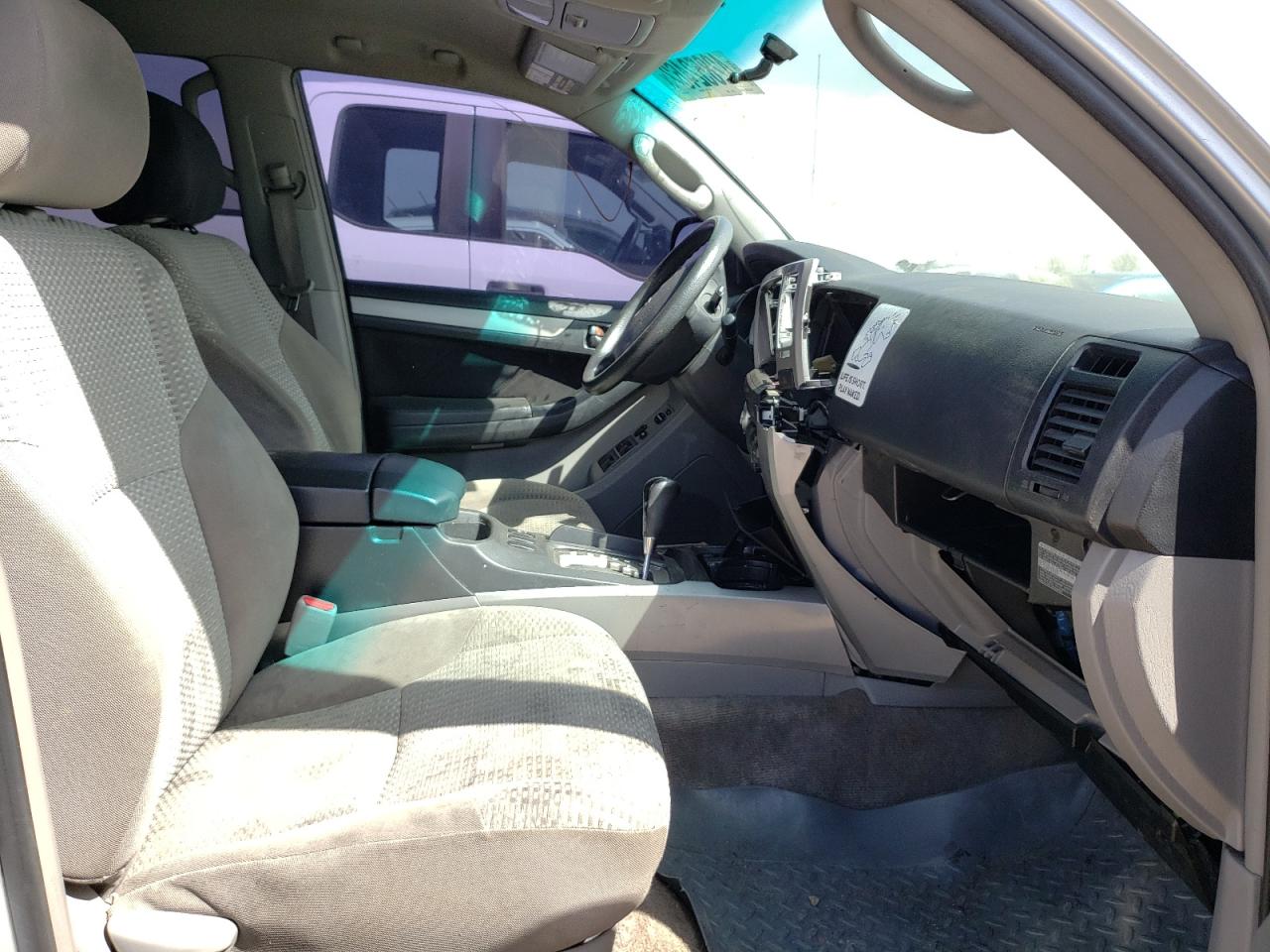 Photo 5 from auction – 2006 TOYOTA 4RUNNER SR with VIN JTEBU14R768059905