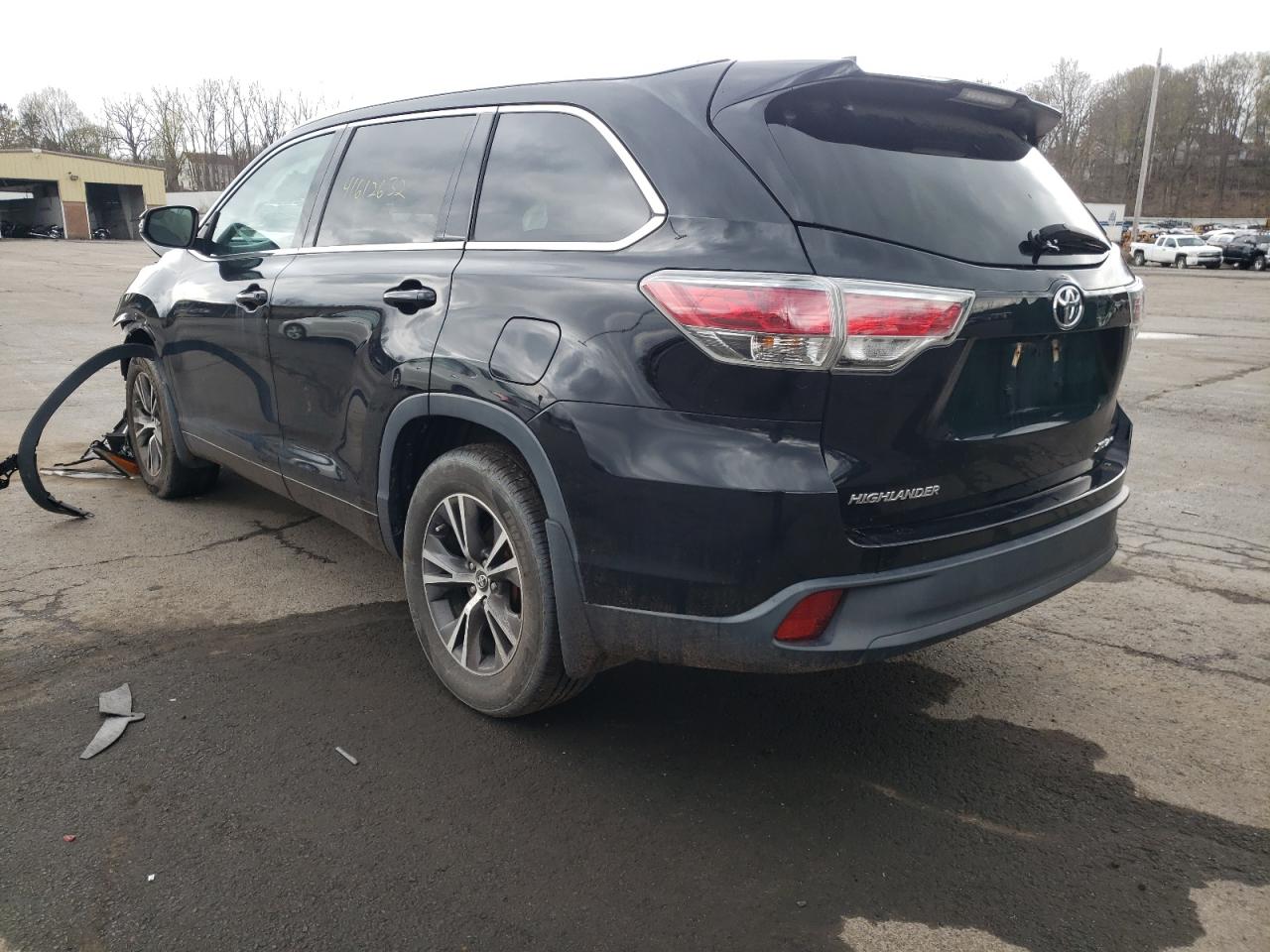 Photo 3 from auction – 2016 TOYOTA HIGHLANDER with VIN 5TDJKRFH3GS289429