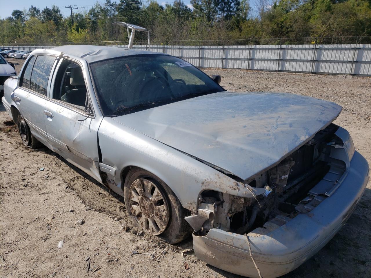 FORD CROWN VICT 2004 with VIN 2FAHP74WX4X168294 - Photo from auction
