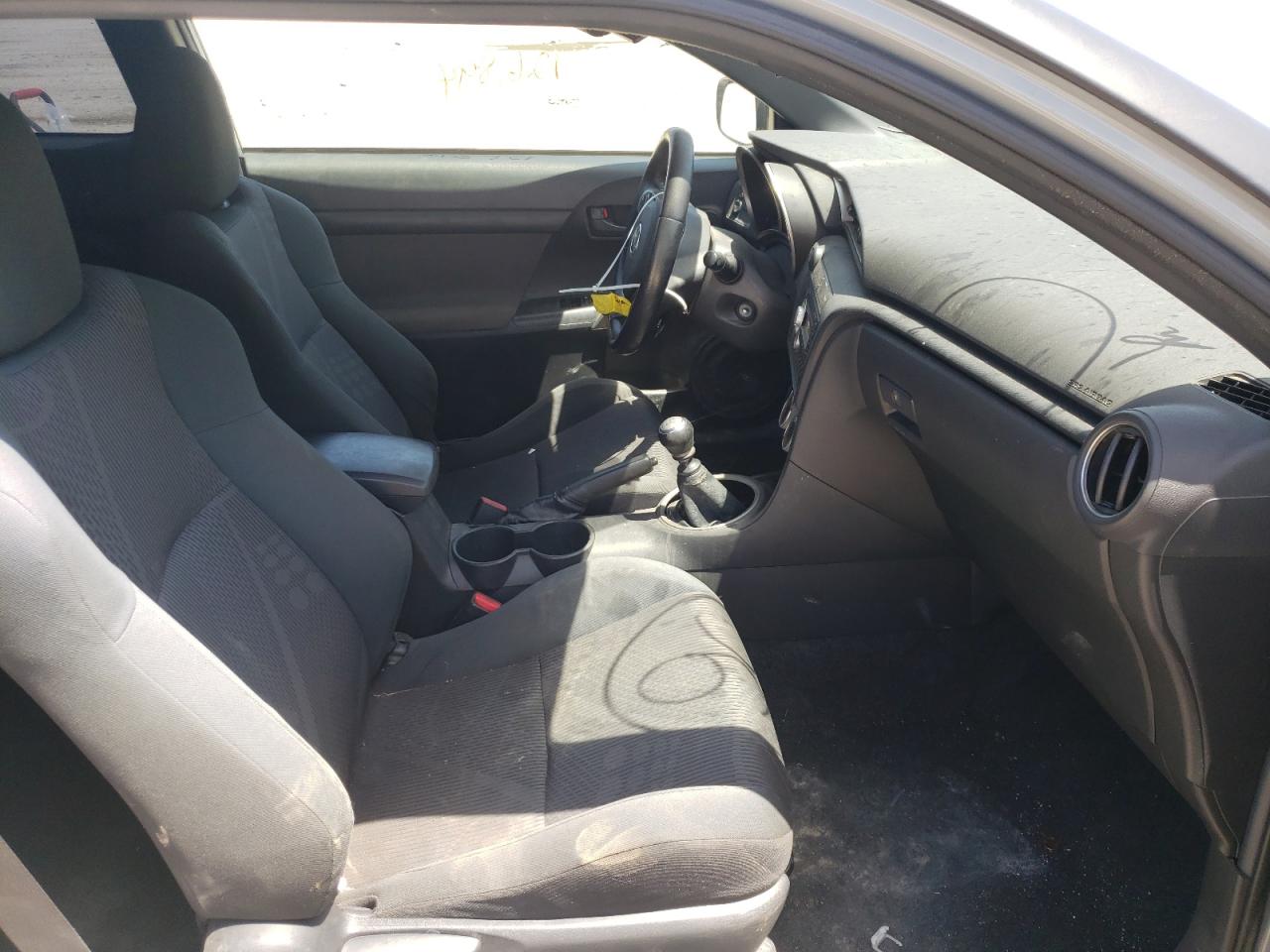 Photo 5 from auction – 2011 TOYOTA SCION TC with VIN JTKJF5C76B3020997