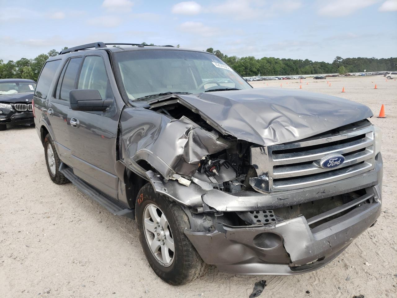 FORD EXPEDITION 2010 with VIN 1FMJU1F57AEA94265 - Photo from auction