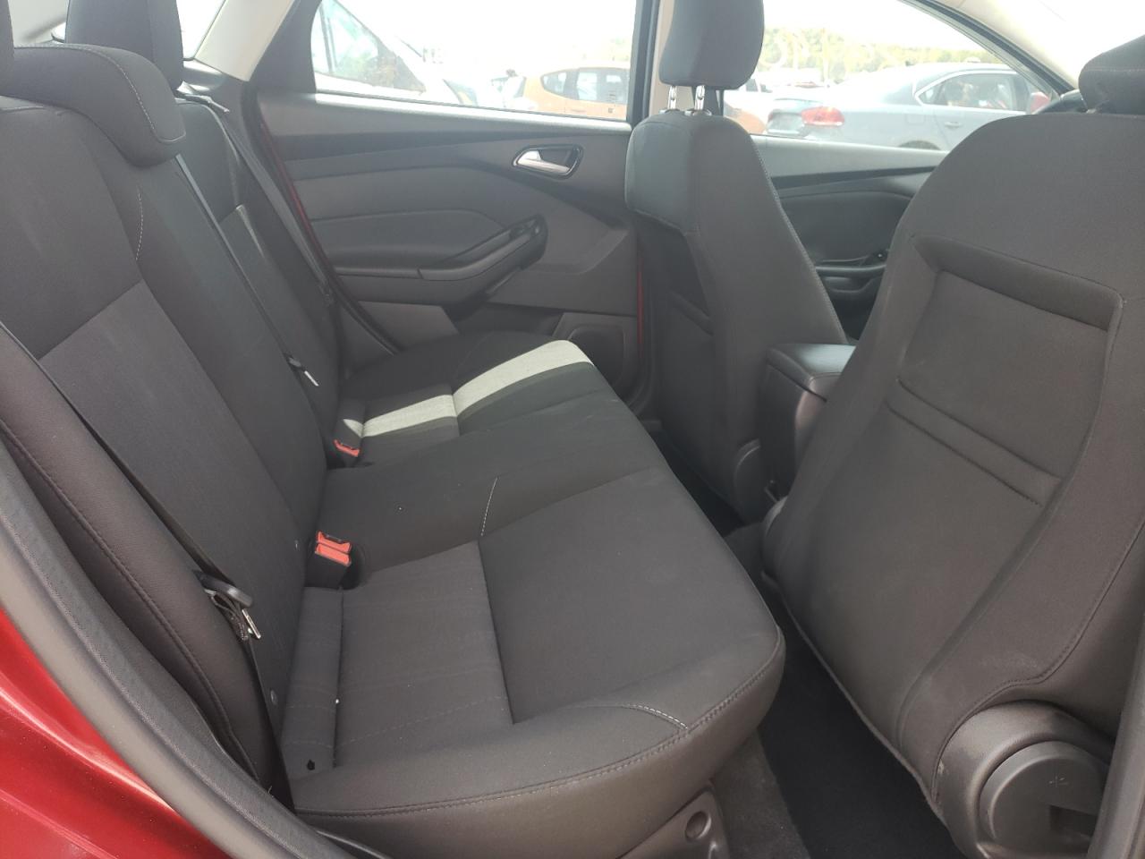 Photo 6 from auction – 2017 FORD FOCUS SE with VIN 1FADP3F23HL342288