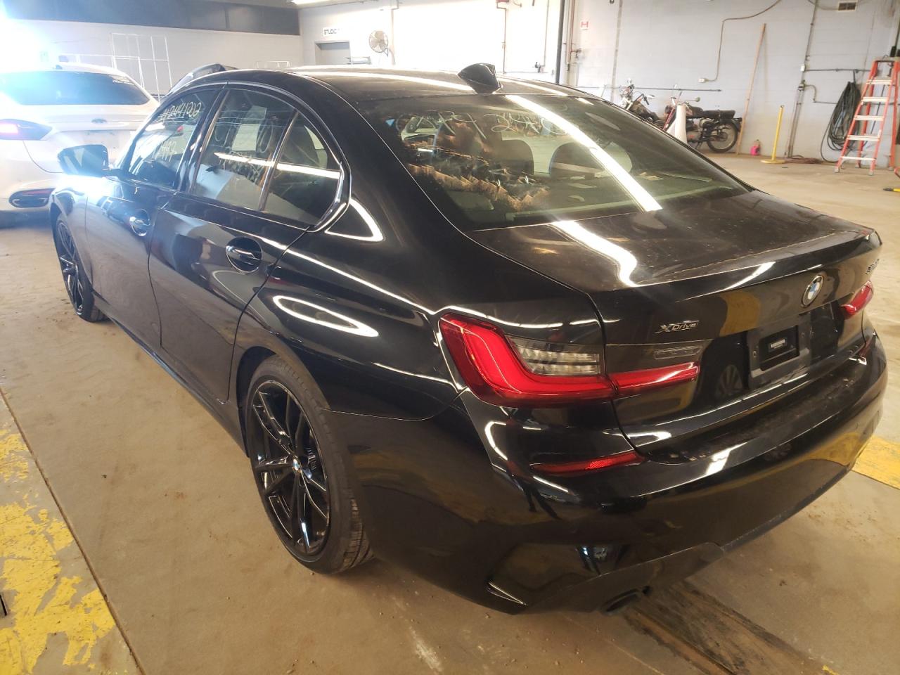 Photo 3 from auction – 2021 BMW 330XI with VIN 3MW5R7J08M8C01706