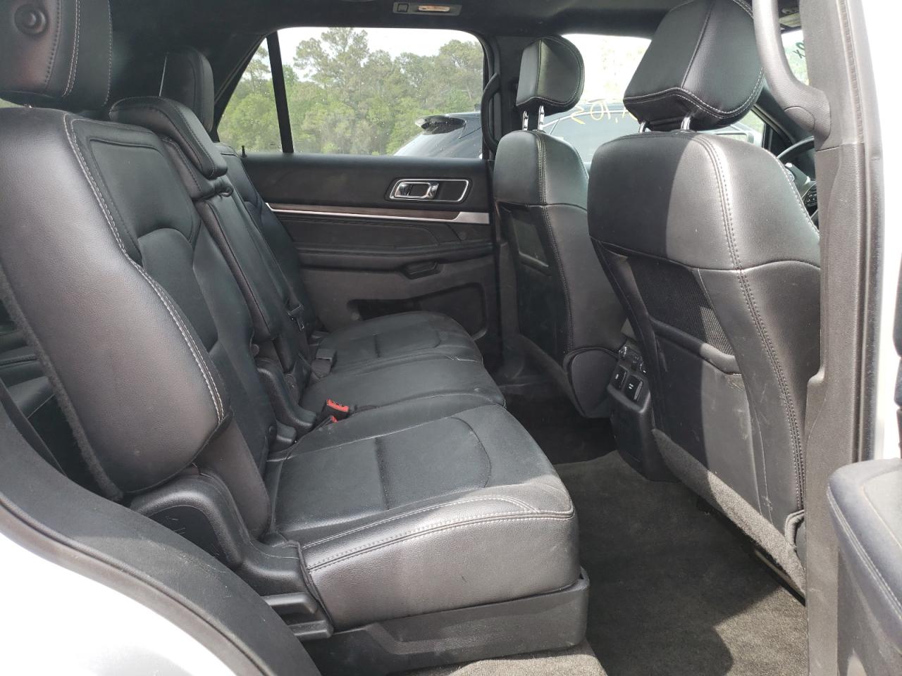 Photo 6 from auction – 2017 FORD EXPLORER L with VIN 1FM5K7F83HGC69467