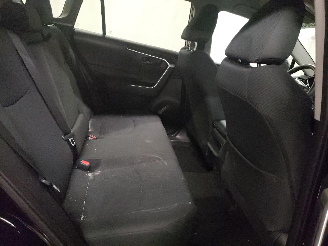 Photo 6 from auction – 2020 TOYOTA RAV4 LE with VIN 2T3G1RFV0LW091256