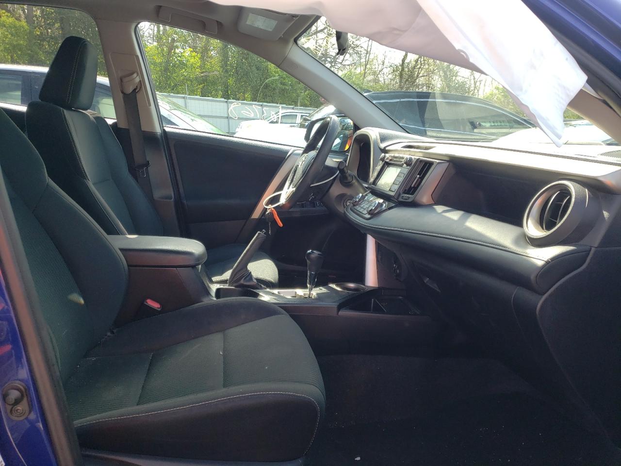 Photo 5 from auction – 2015 TOYOTA RAV4 XLE with VIN 2T3RFREV3FW229808