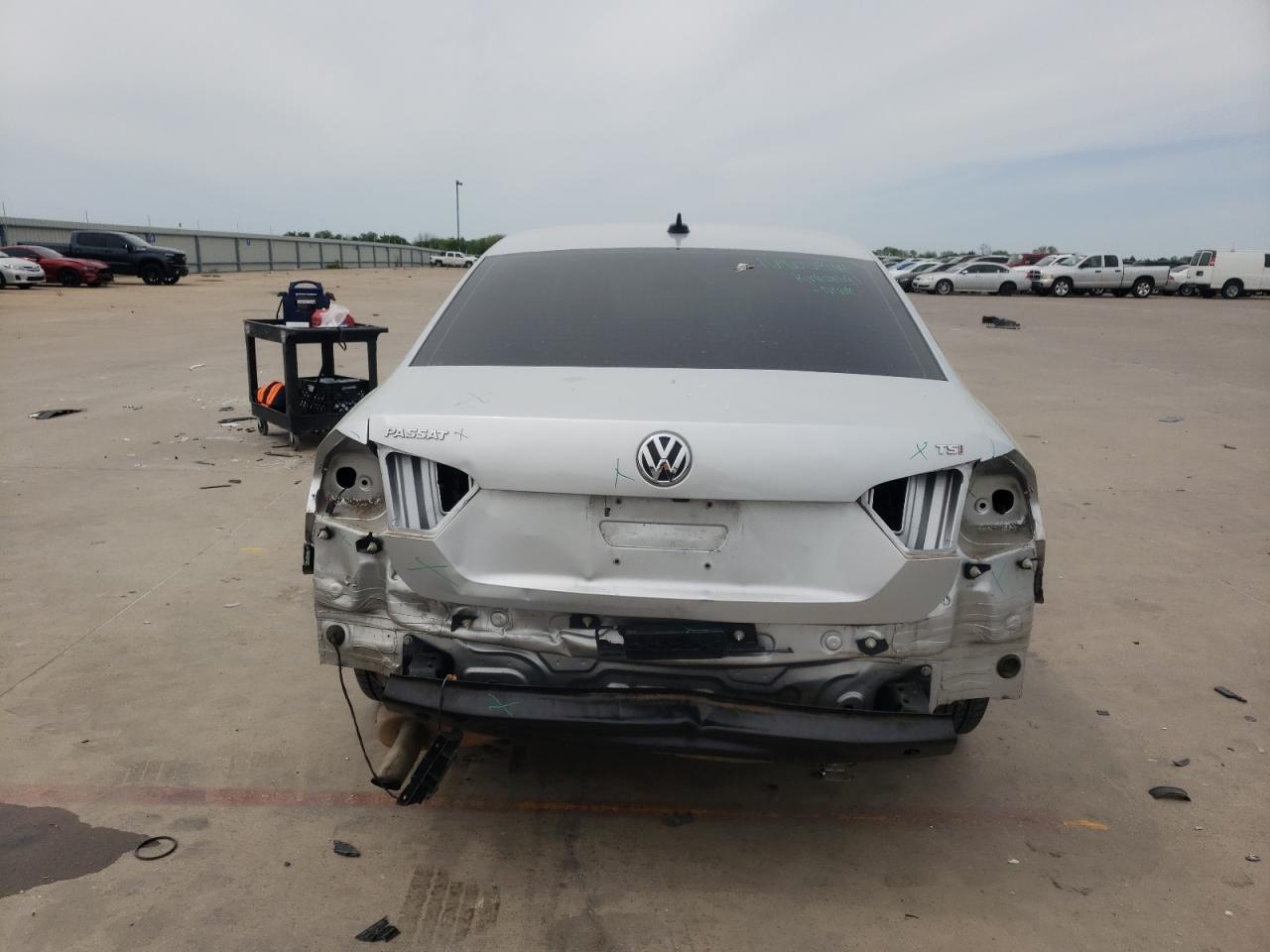 Photo 9 from auction – 2015 VOLKSWAGEN PASSAT S with VIN 1VWAS7A31FC110723