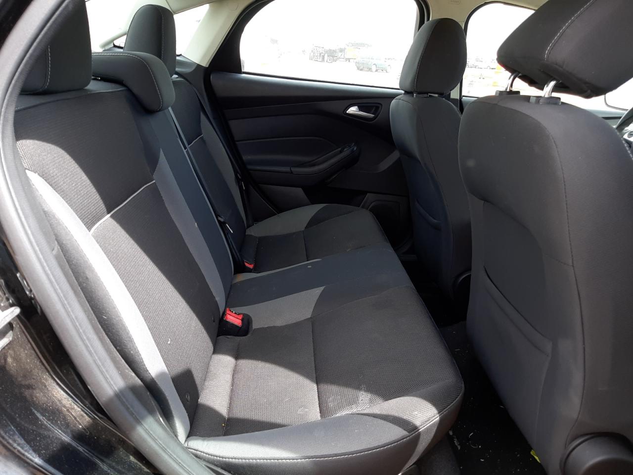 Photo 6 from auction – 2014 FORD FOCUS SE with VIN 1FADP3F26EL386703