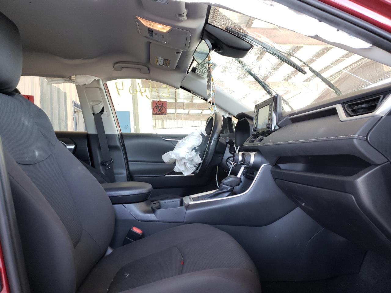 Photo 5 from auction – 2019 TOYOTA RAV4 LE with VIN 2T3H1RFV4KC007251
