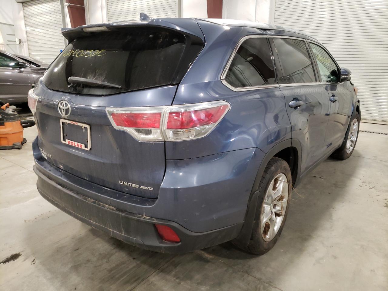 Photo 4 from auction – 2014 TOYOTA HIGHLANDER with VIN 5TDDKRFH1ES071743