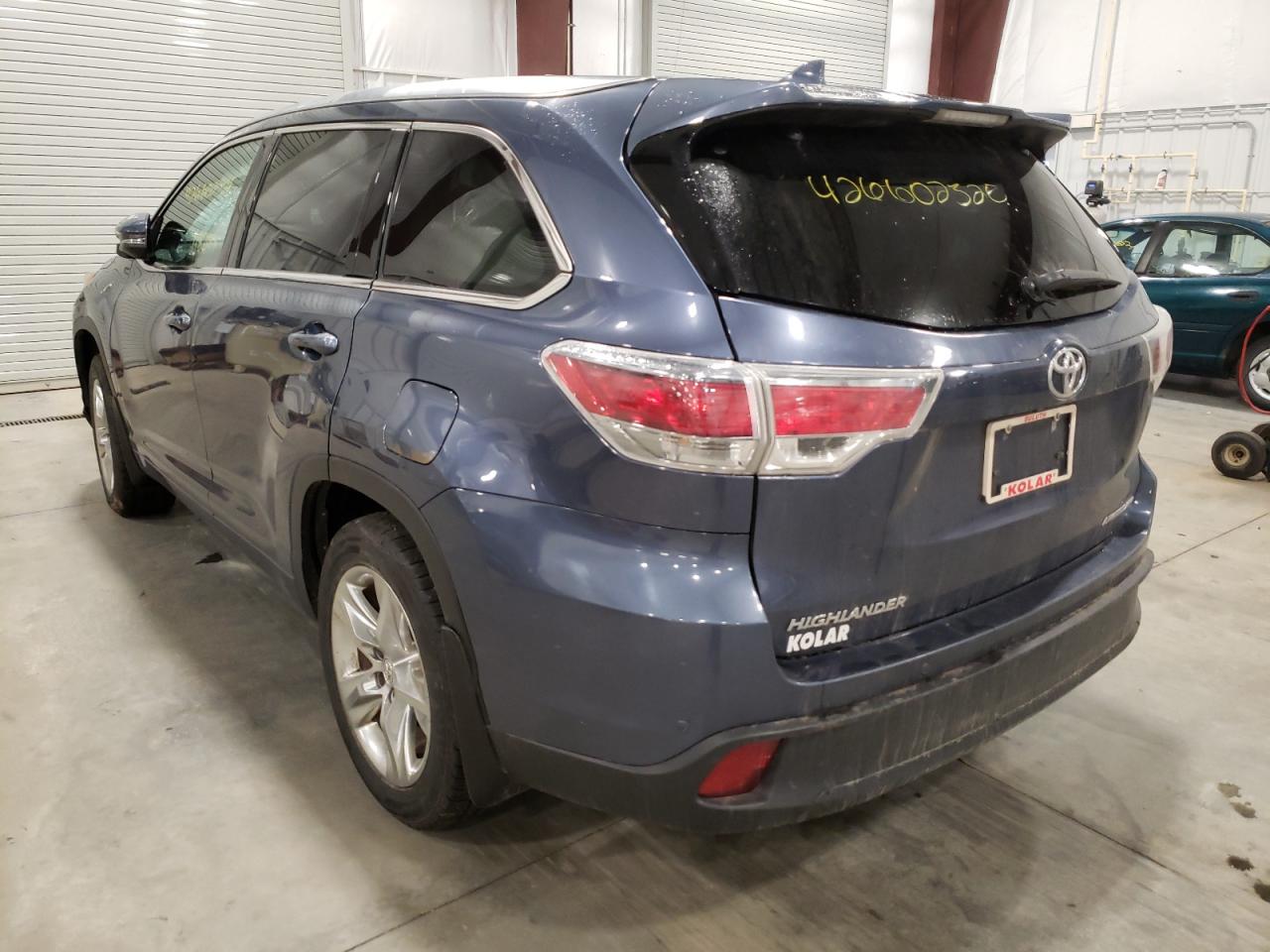 Photo 3 from auction – 2014 TOYOTA HIGHLANDER with VIN 5TDDKRFH1ES071743