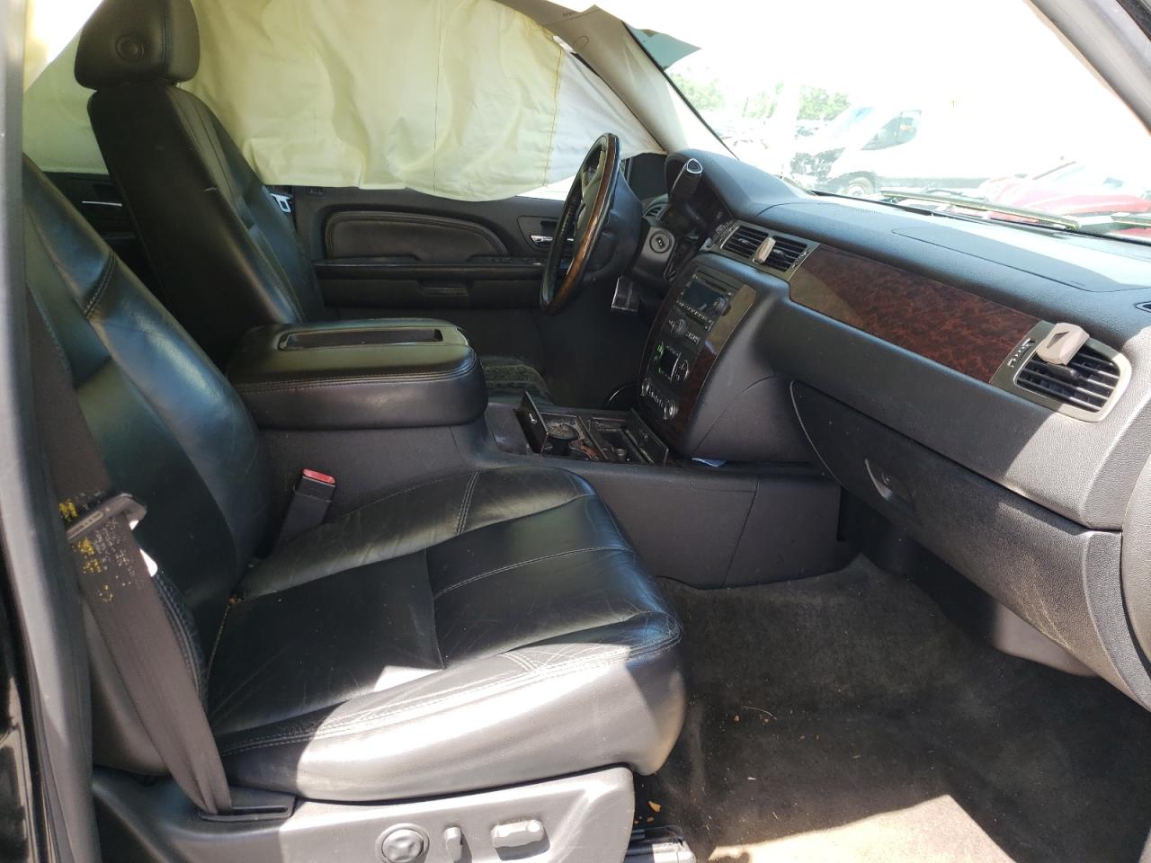 Photo 5 from auction – 2007 GMC YUKON DENA with VIN 1GKFK63807J153866
