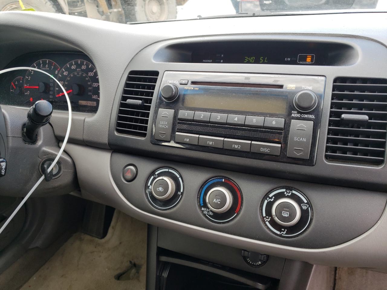 Photo 9 from auction – 2005 TOYOTA CAMRY LE with VIN 4T1BE30K15U103839