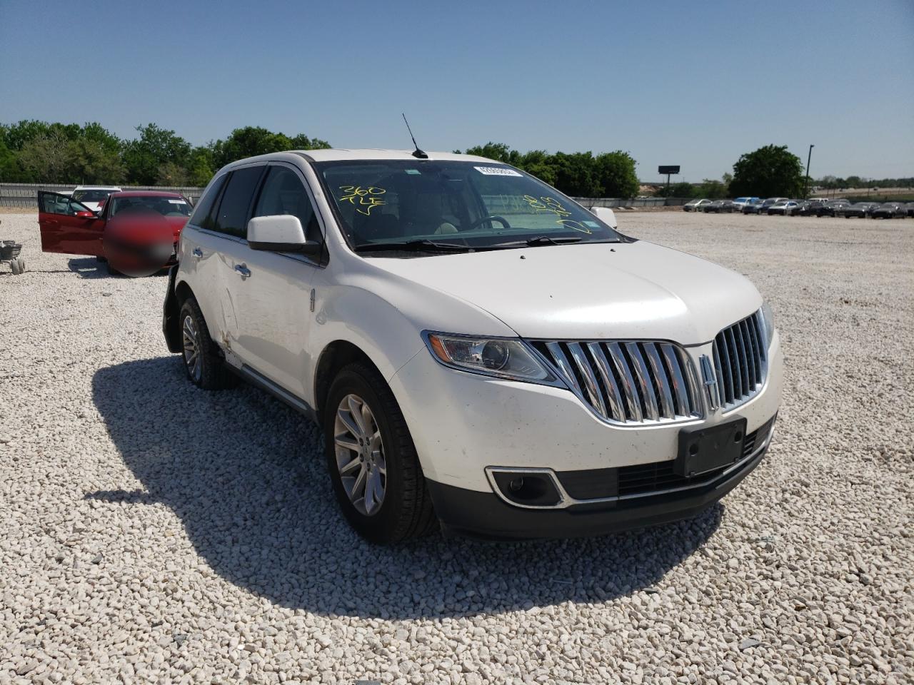LINCOLN MKX 2011 with VIN 2LMDJ6JK2BBJ06923 - Photo from auction