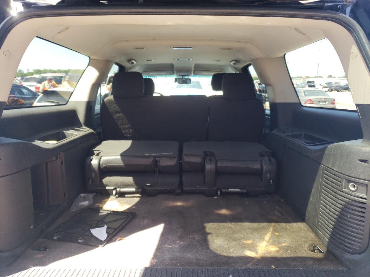 Фото 9 с аукциона – 2011 CHEVROLET SUBURBAN C с VIN 1GNSCHE06BR295103