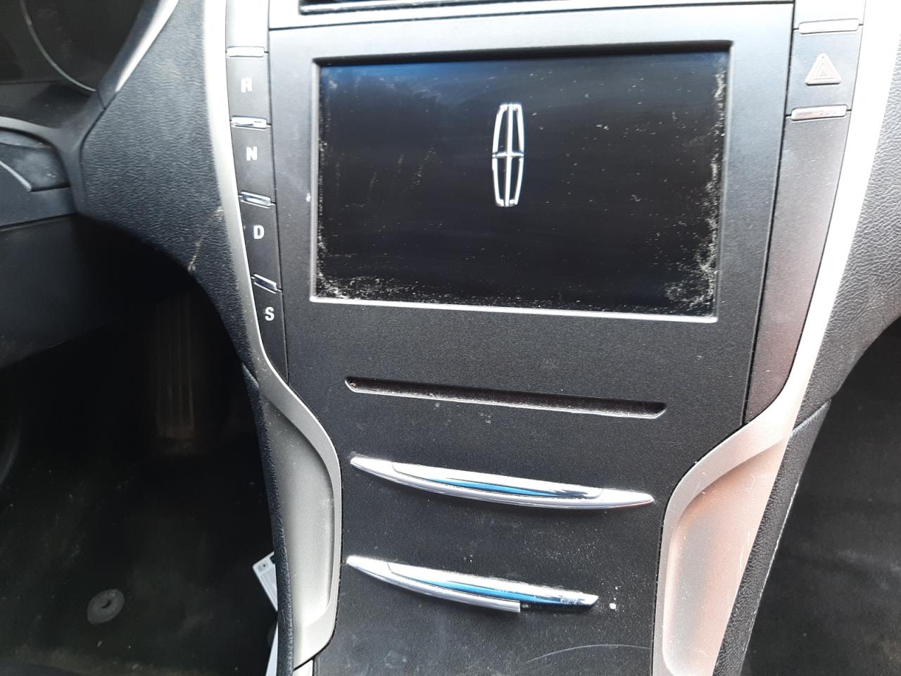 Photo 9 from auction – 2016 LINCOLN MKZ with VIN 3LN6L2G99GR623432