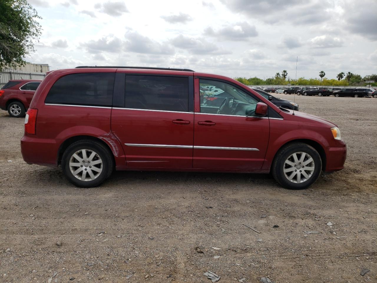 Photo 9 from auction – 2014 CHRYSLER TOWN & COU with VIN 2C4RC1BG8ER296056