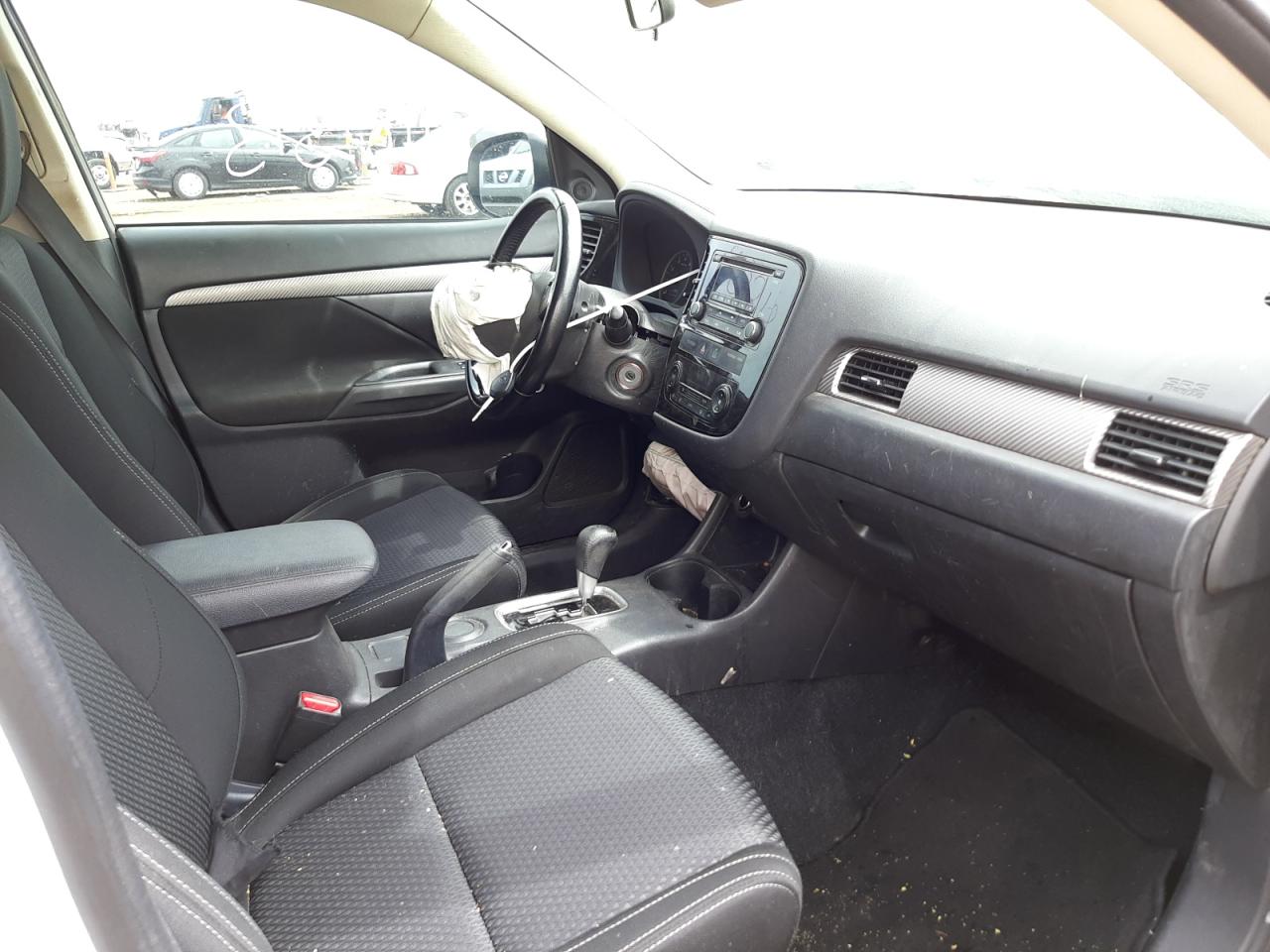 Photo 5 from auction – 2016 MITSUBISHI OUTLANDER with VIN JA4AD2A31GZ009898