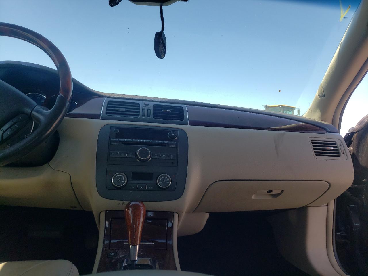 Photo 9 from auction – 2008 BUICK LUCERNE CX with VIN 1G4HE57Y58U155236