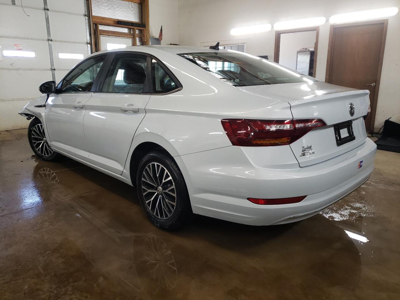 Photo 3 from auction – 2019 VOLKSWAGEN JETTA SEL with VIN 3VWE57BU2KM033787