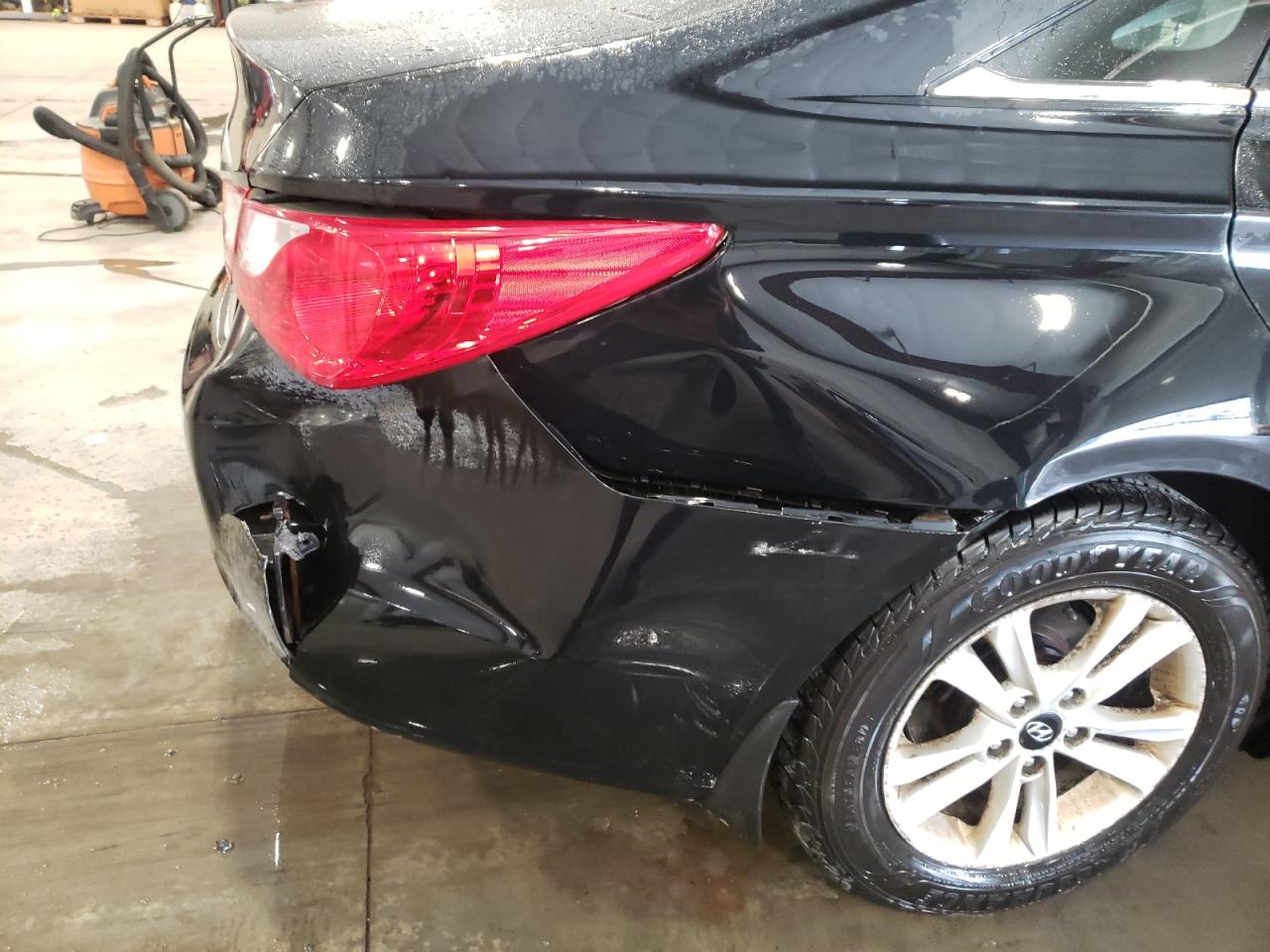 Photo 9 from auction – 2013 HYUNDAI SONATA GLS with VIN 5NPEB4AC9DH695569