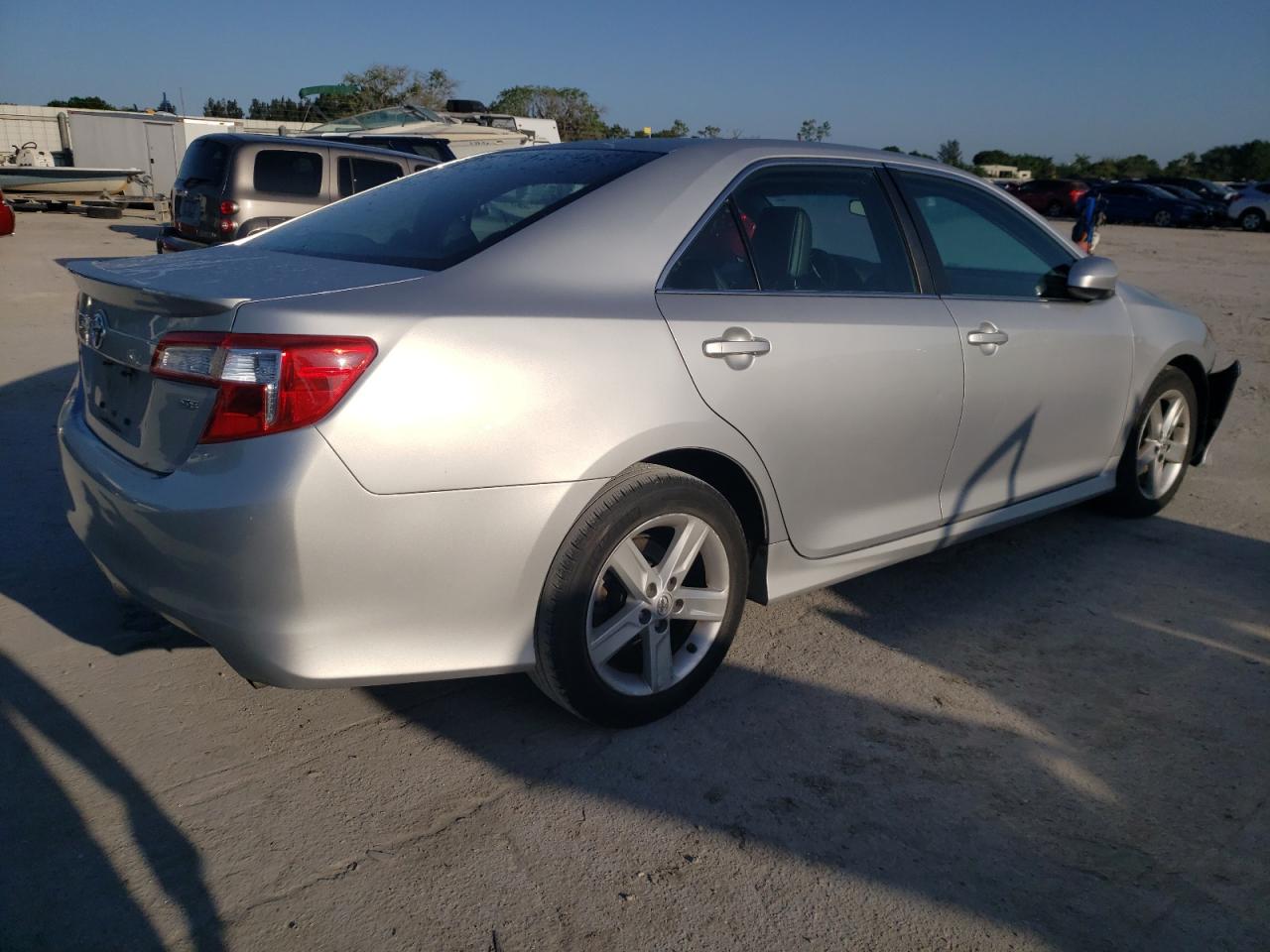 Photo 4 from auction – 2013 TOYOTA CAMRY L with VIN 4T1BF1FK7DU237178