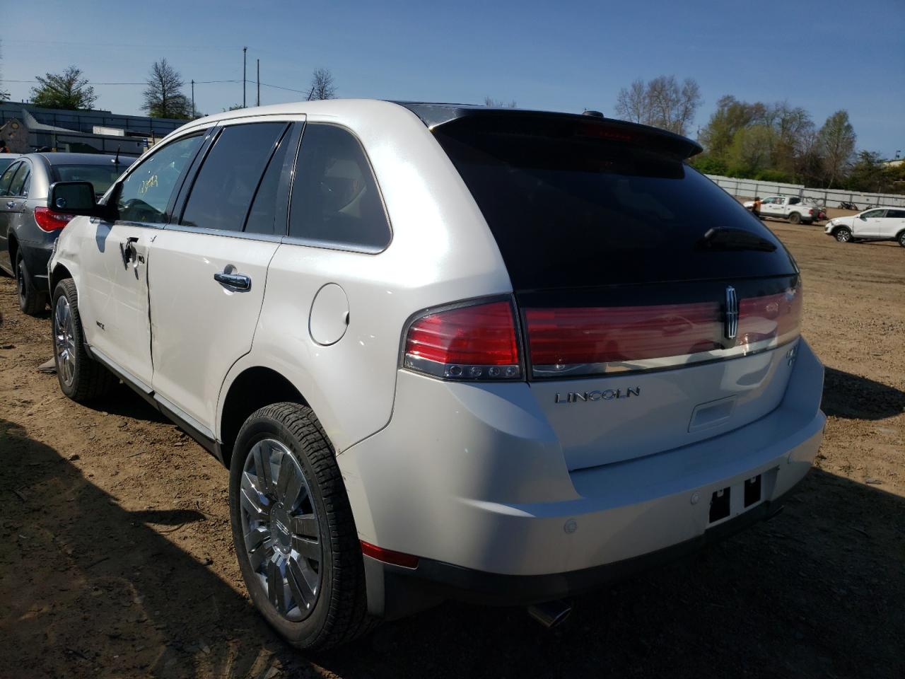 Photo 3 from auction – 2009 LINCOLN MKX with VIN 2LMDU88C99BJ01049