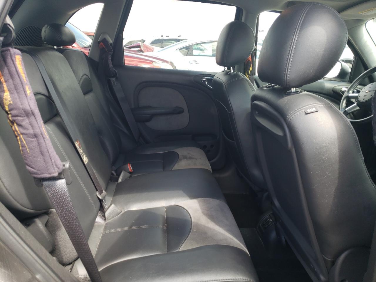 Photo 6 from auction – 2004 CHRYSLER PT CRUISER with VIN 3C8FY68B84T216388