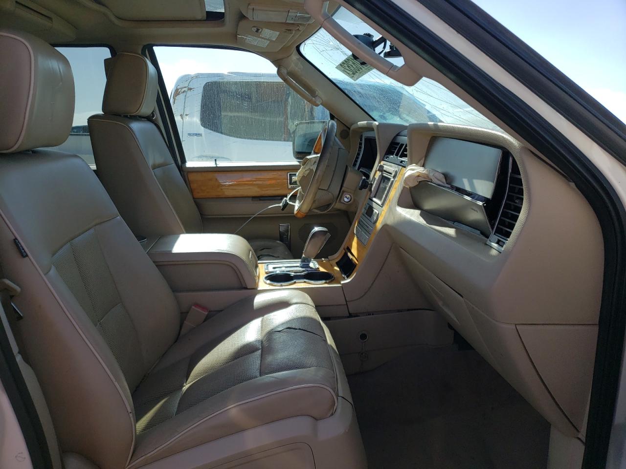 Photo 5 from auction – 2007 LINCOLN NAVIGATOR with VIN 5LMFU27557LJ01788