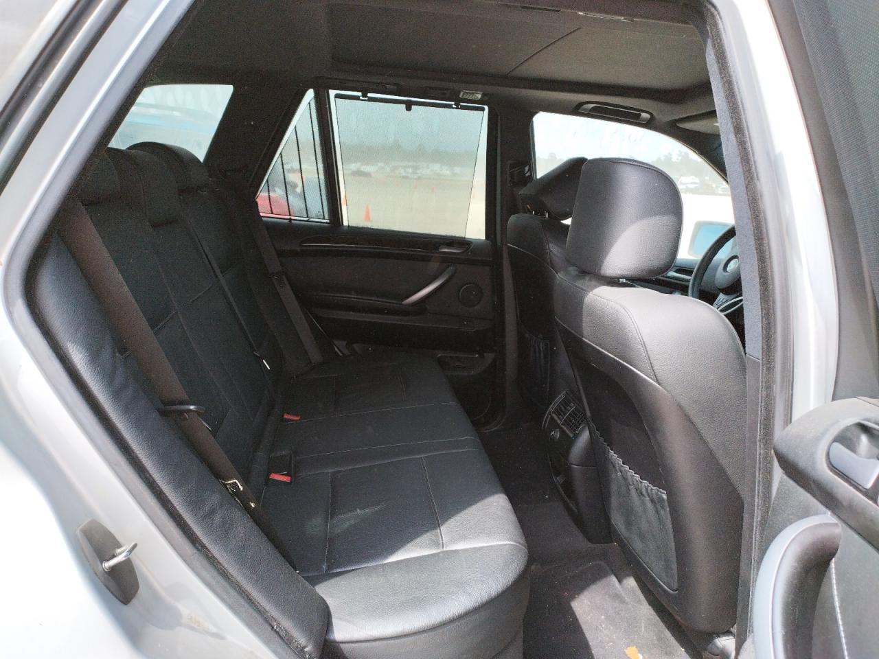 Photo 6 from auction – 2005 BMW X5 3.0I with VIN 5UXFA13525LY17723
