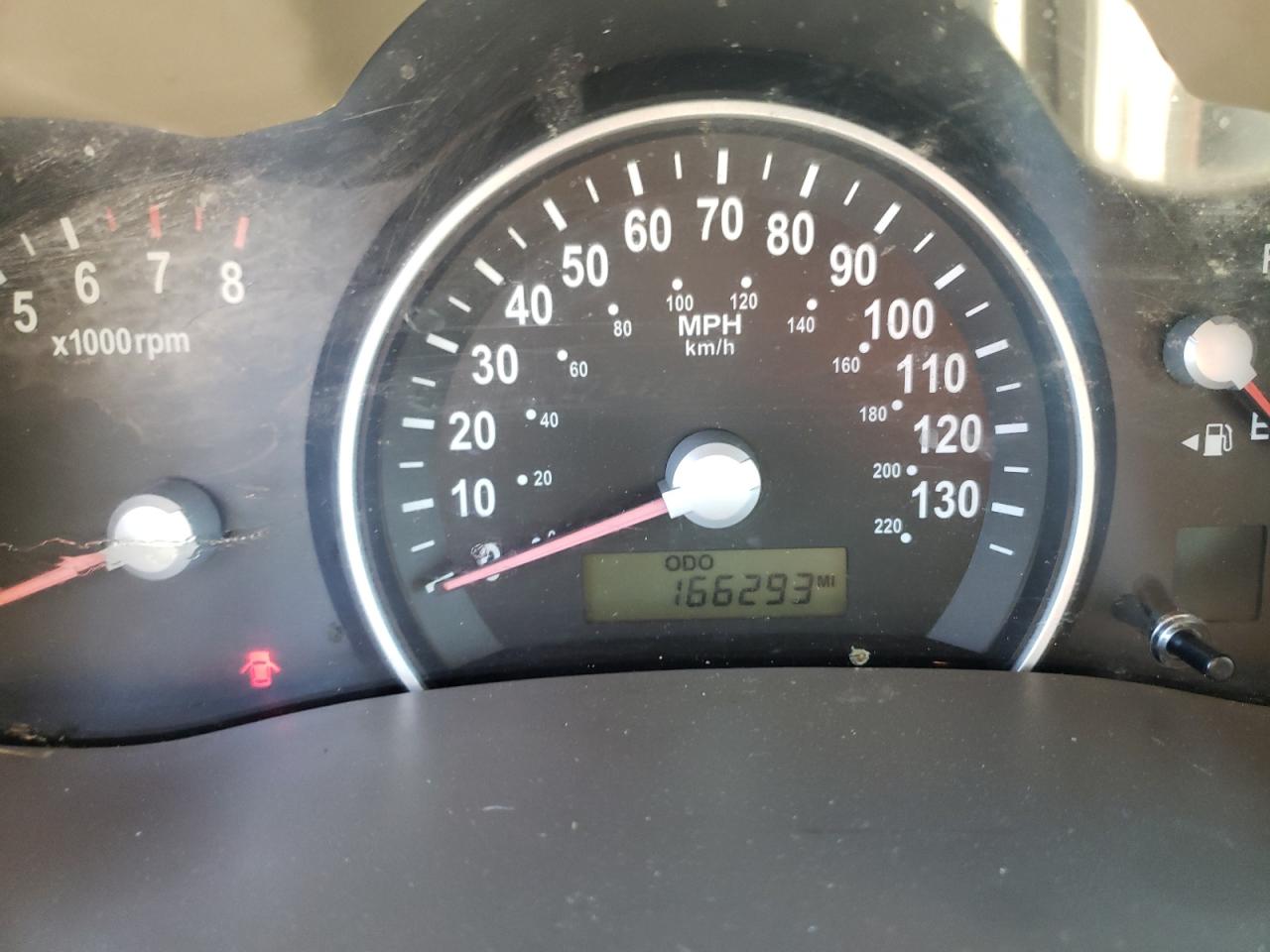Photo 8 from auction – 2006 KIA SEDONA EX with VIN KNDMB233066080080