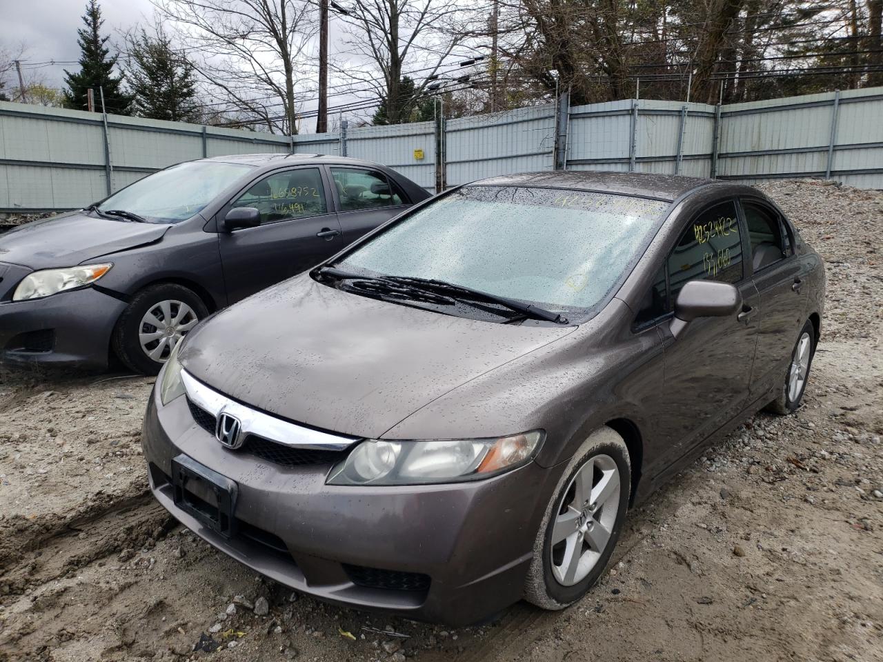 Photo 2 from auction – 2011 HONDA CIVIC LX with VIN 2HGFA1F59BH531889